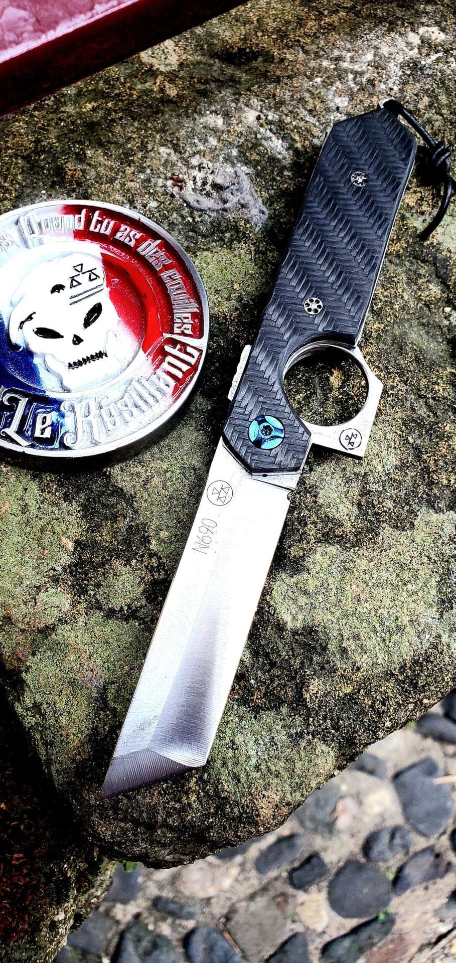 Le Mini Tanto — couteau artisanal N690 + fibre de carbone